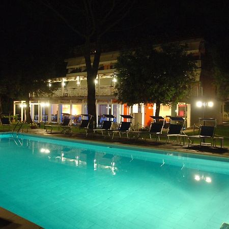 Hotel Hermitage Marina di Massa Exteriér fotografie