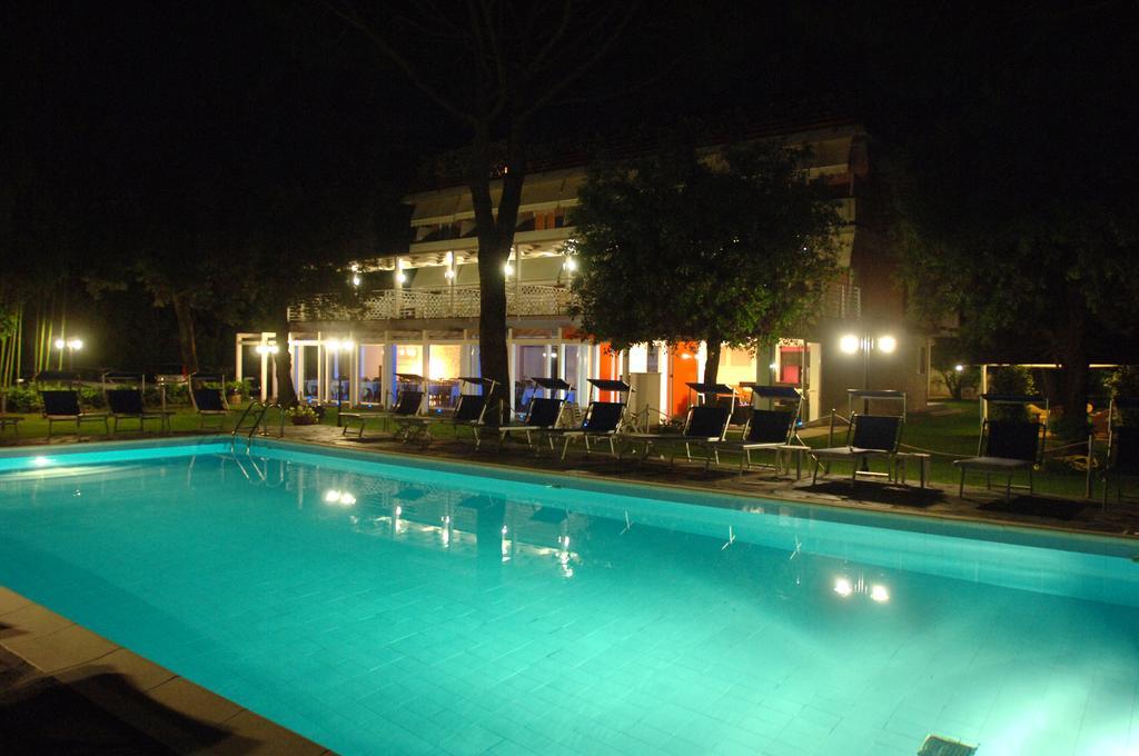 Hotel Hermitage Marina di Massa Exteriér fotografie