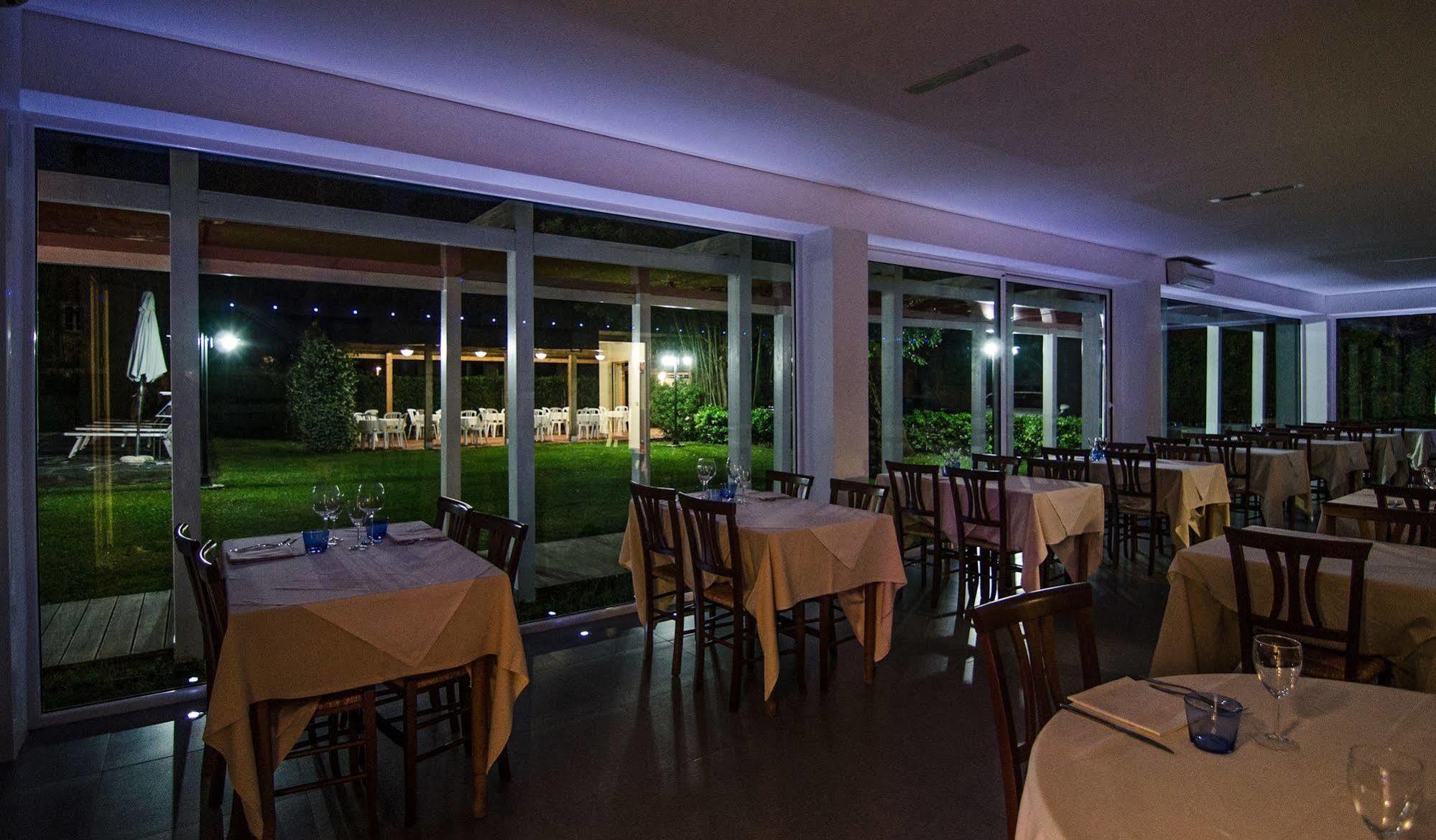 Hotel Hermitage Marina di Massa Exteriér fotografie