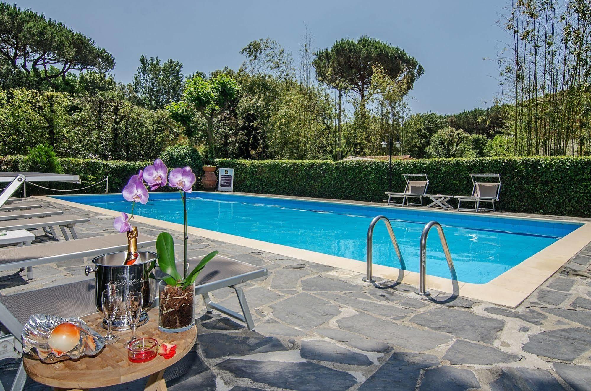 Hotel Hermitage Marina di Massa Exteriér fotografie
