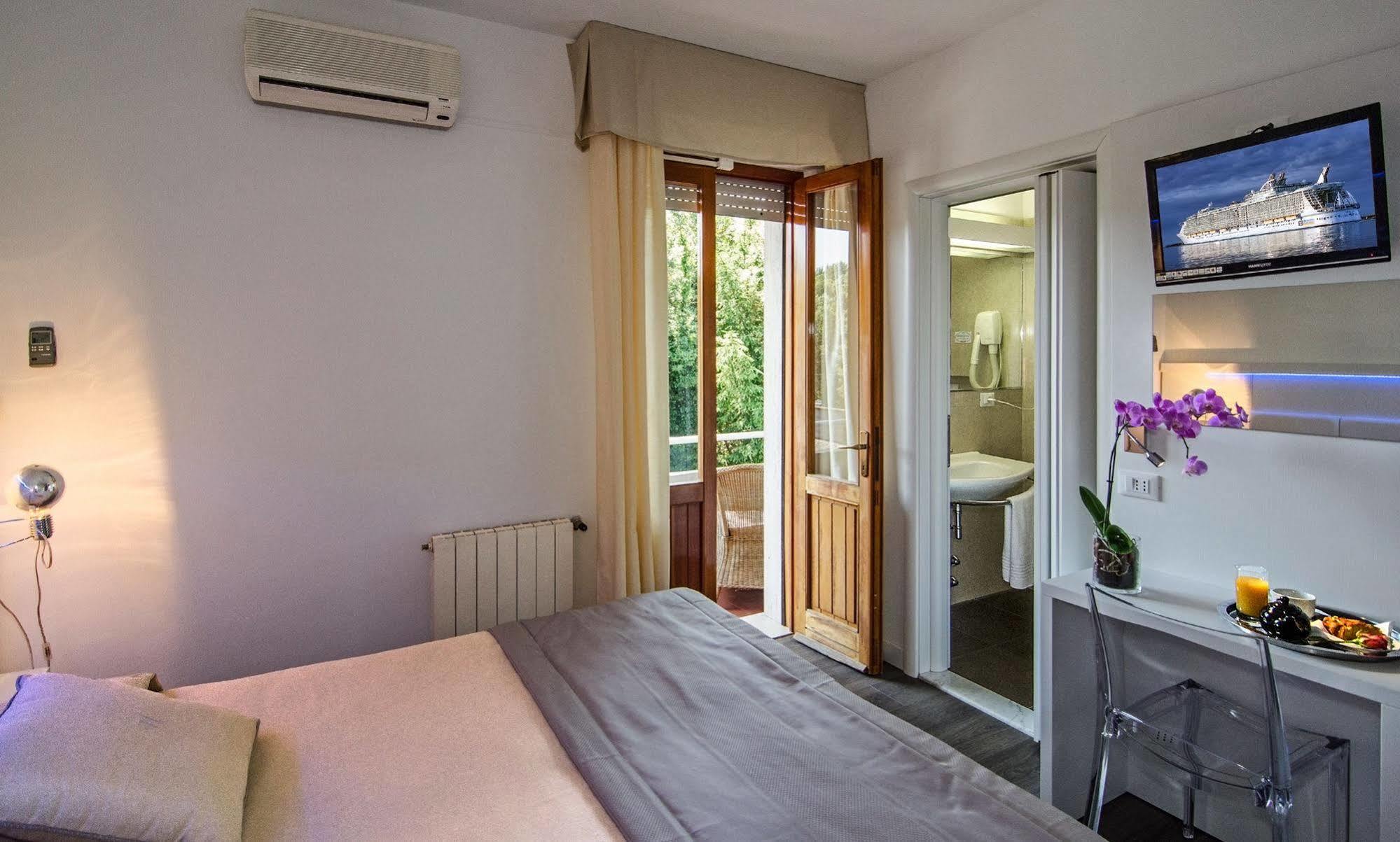 Hotel Hermitage Marina di Massa Exteriér fotografie